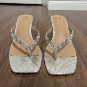 INC INTERNATIONAL CONCEPTS Dionne Thong Slides
